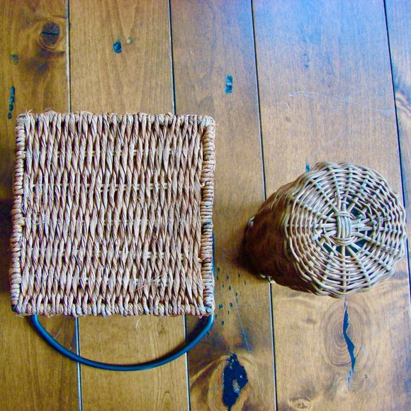 Wicker Utensil Cutlery Organizer Holder Basket and Glass Vase - Picture 4 of 8